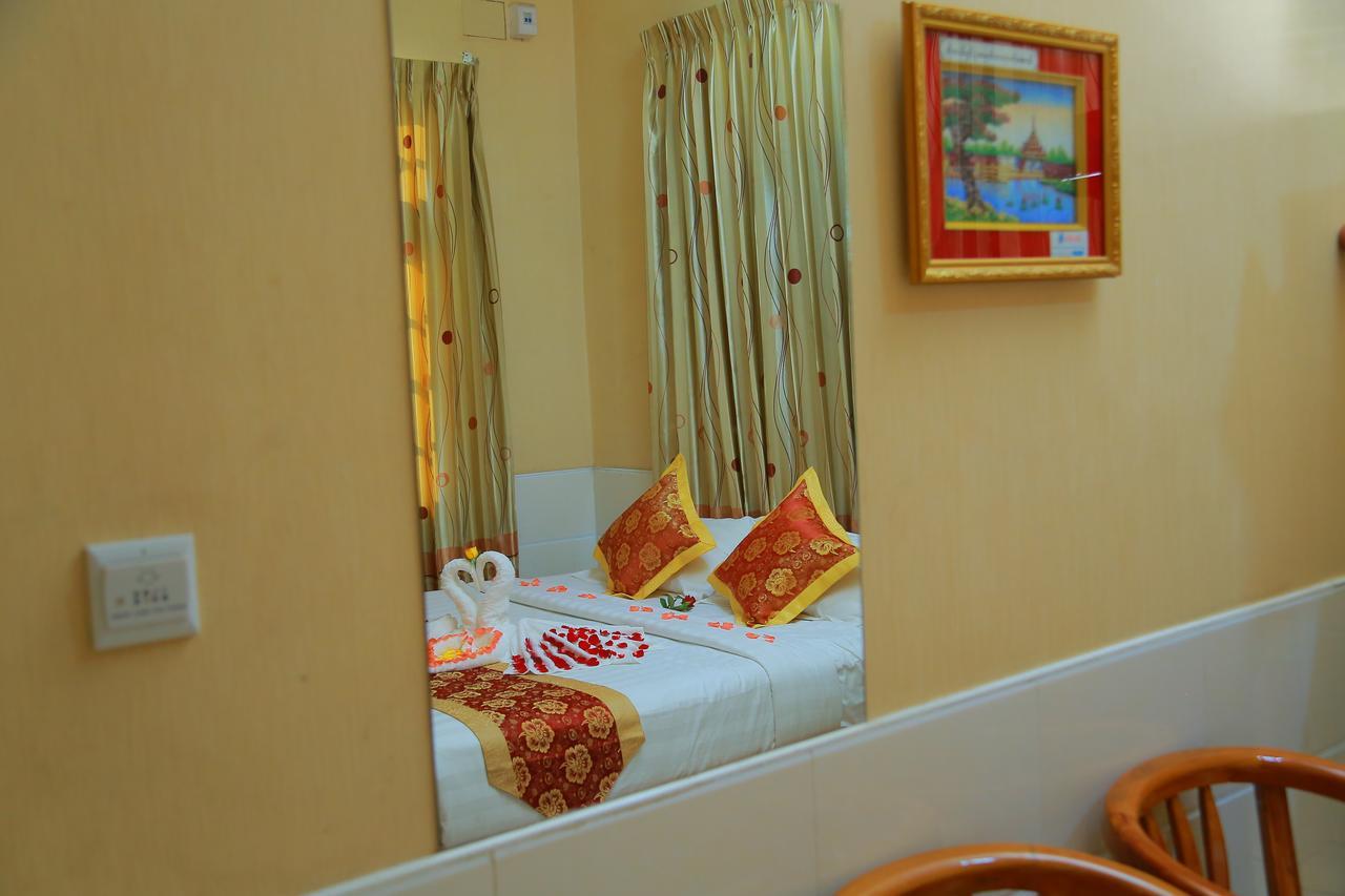 Hotel Shwe Pyi Tan Mandalay Exterior photo