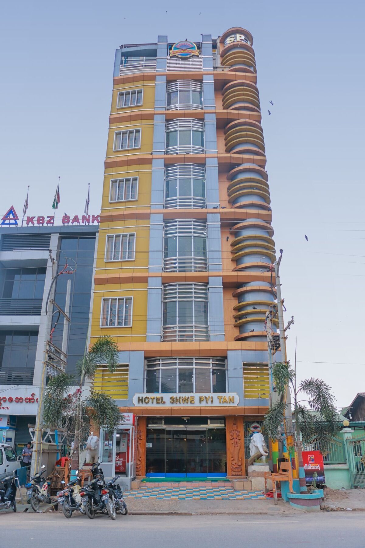 Hotel Shwe Pyi Tan Mandalay Exterior photo